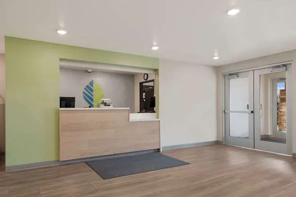 WoodSpring Suites Phoenix-Deer Valley 5