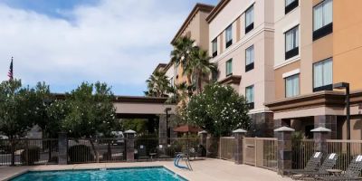 Holiday Inn Express & Suites Phoenix North - Happy Valley