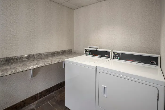 Holiday Inn Express & Suites Phoenix North - Happy Valley 5