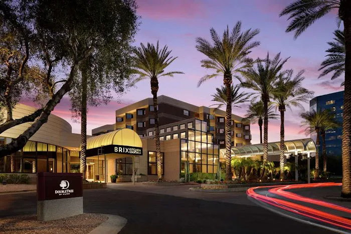 DoubleTree Suites by Hilton Phoenix 5