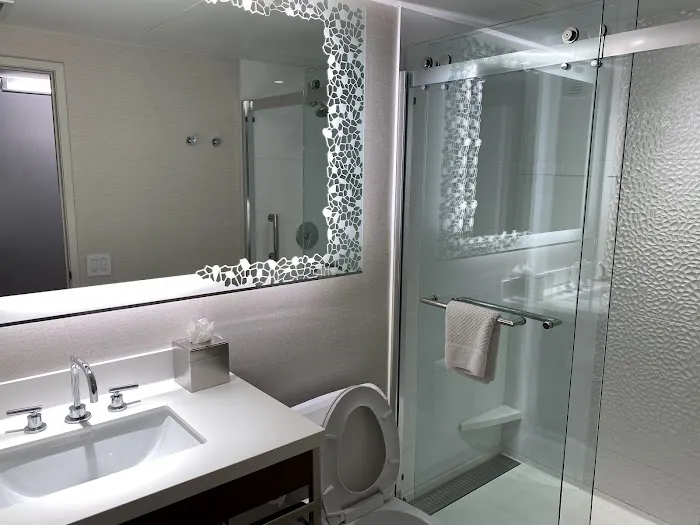 DoubleTree Suites by Hilton Phoenix 5