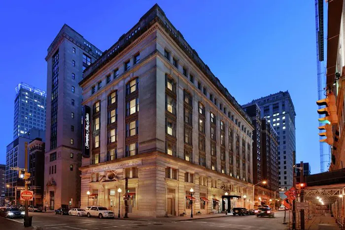 Hampton Inn & Suites Baltimore Inner Harbor 4