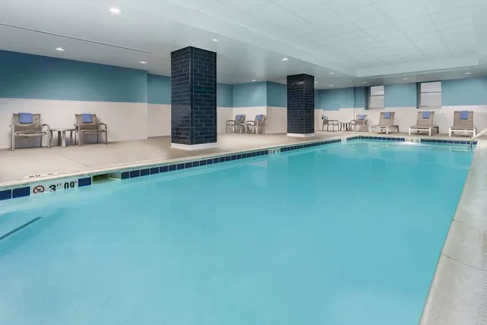 Hampton Inn & Suites Baltimore Inner Harbor 4