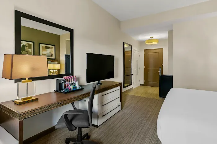 Sonesta Hotel Baltimore Inner Harbor 4