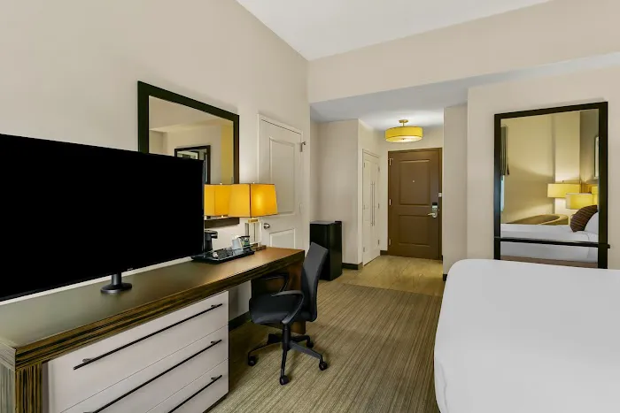 Sonesta Hotel Baltimore Inner Harbor 4