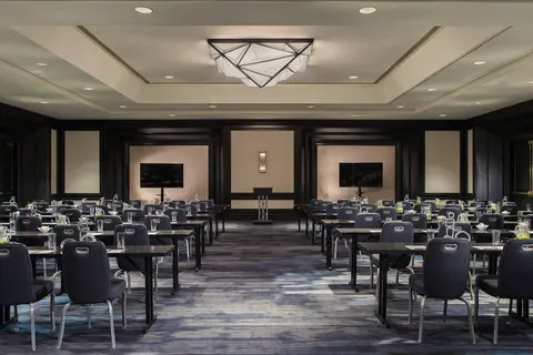 Renaissance Baltimore Harborplace Hotel 4