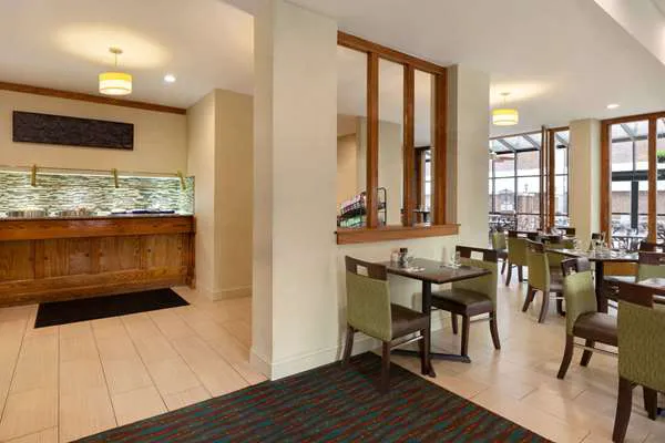 Days Inn by Wyndham Baltimore Inner Harbor 4