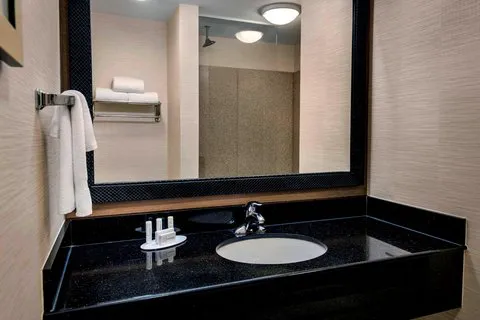 Fairfield Inn & Suites Baltimore Downtown/Inner Harbor 4