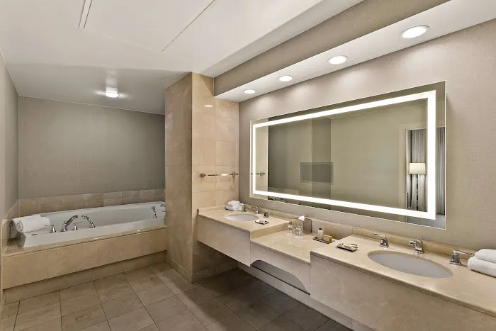 The Royal Sonesta Harbor Court Baltimore 4
