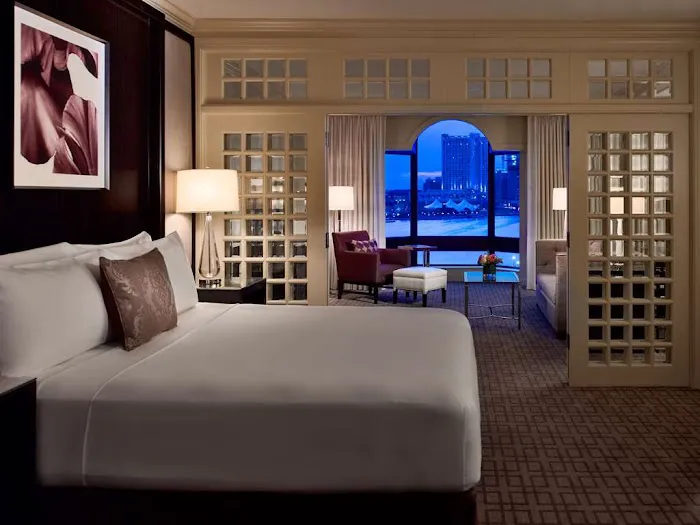 The Royal Sonesta Harbor Court Baltimore 4