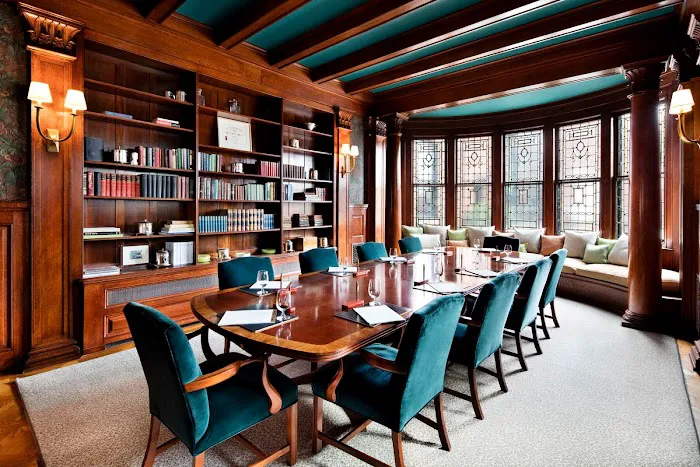 The Ivy Hotel 4