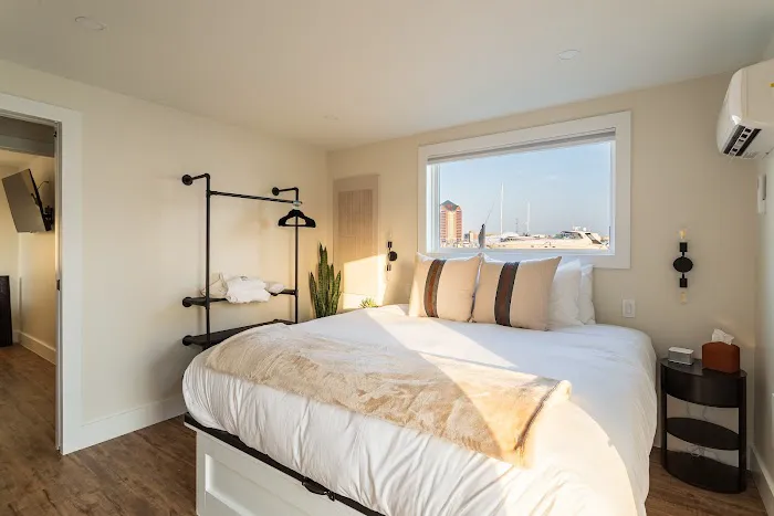 FLOHOM 7 | Harbor Hideaway 4