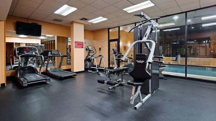 Best Western Plus Hotel & Conference Center 4