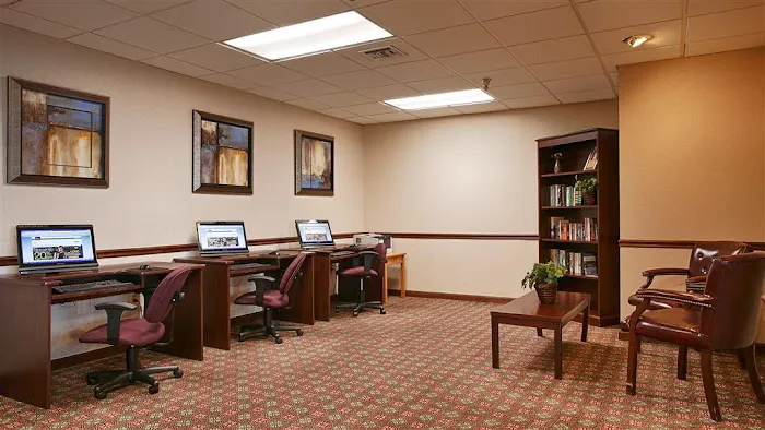 Best Western Plus Hotel & Conference Center 4