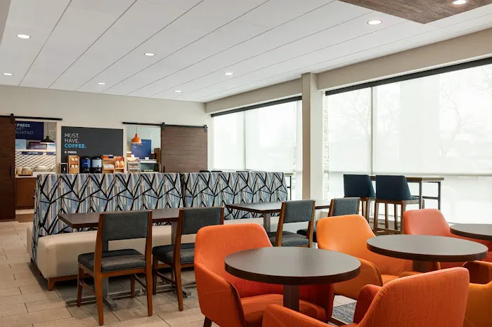 Holiday Inn Express Baltimore at the Stadiums by IHG 4