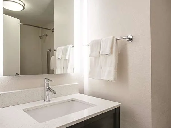 La Quinta Inn & Suites by Wyndham Baltimore N / White Marsh 4