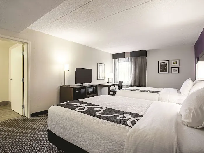 La Quinta Inn & Suites by Wyndham Baltimore N / White Marsh 4