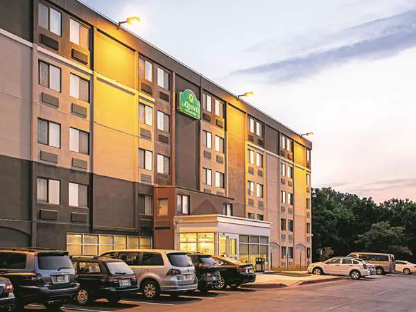 La Quinta Inn & Suites by Wyndham Baltimore N / White Marsh 4