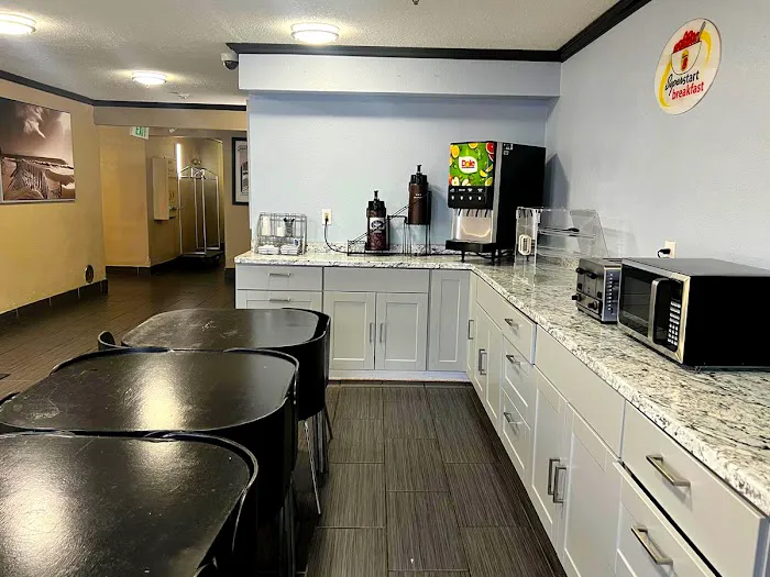 Super 8 by Wyndham Baltimore/Essex Area 4