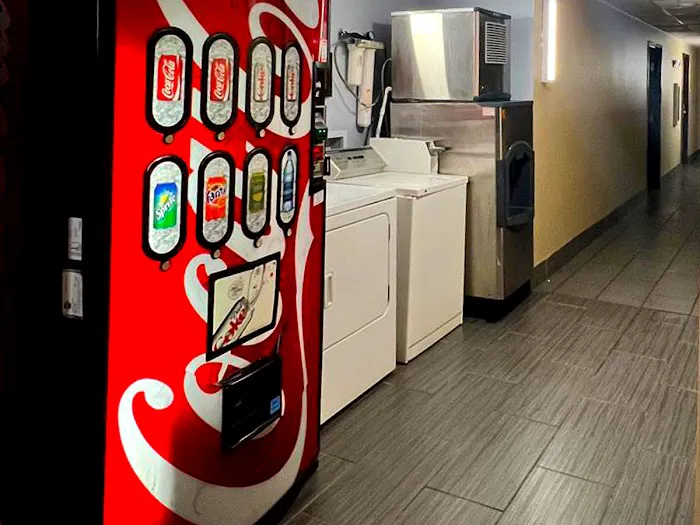Super 8 by Wyndham Baltimore/Essex Area 4