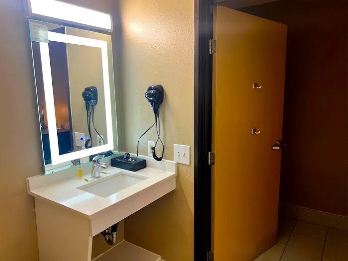 Super 8 by Wyndham Baltimore/Essex Area 4