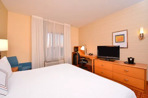 Fairfield Inn & Suites White Marsh 4