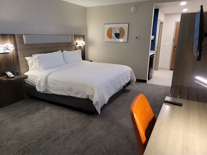 Holiday Inn Express White Marsh 4