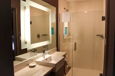 Inn at The Colonnade Baltimore - a DoubleTree by Hilton Hotel 4