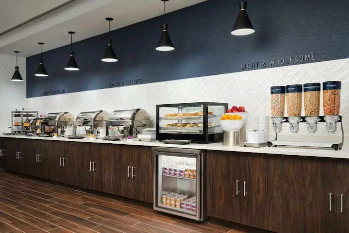 Hampton Inn Towson 4