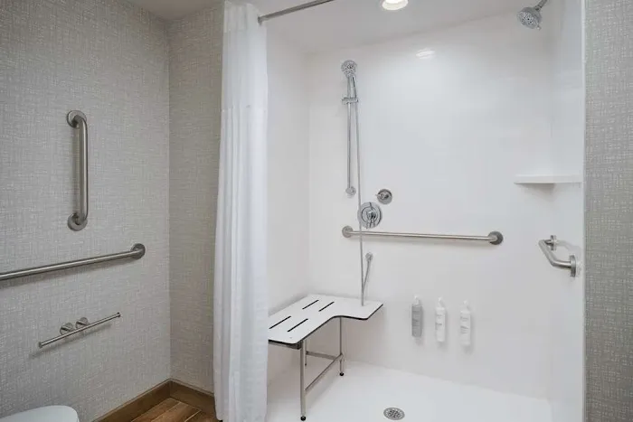 Hampton Inn Towson 4