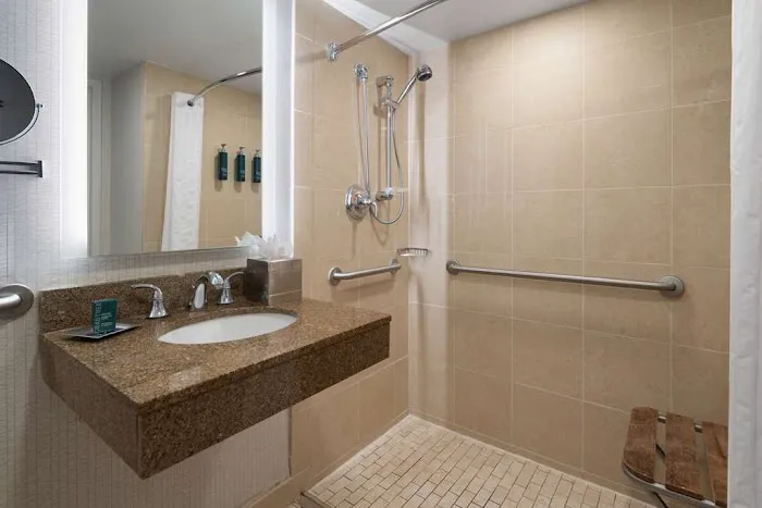 DoubleTree by Hilton Hotel Baltimore North - Pikesville 4