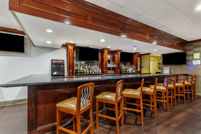 Quality Inn 5