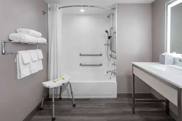 Super 8 by Wyndham Baltimore Northwest 4