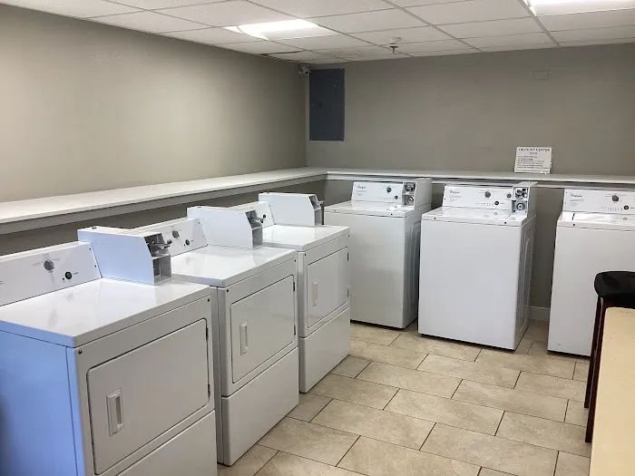 Super 8 by Wyndham Baltimore Northwest 4
