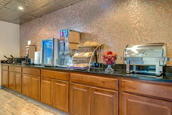 Days Inn by Wyndham Towson 4