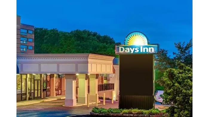 Days Inn by Wyndham Towson 4
