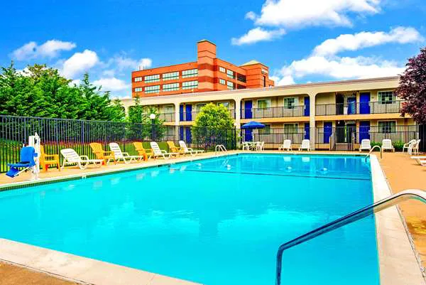 Days Inn by Wyndham Towson 4