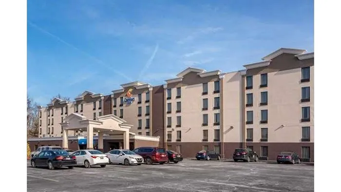 Comfort Inn 4