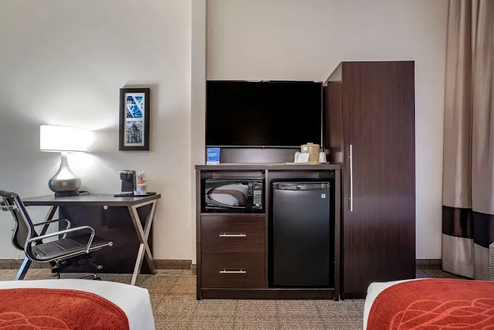 Comfort Inn 4