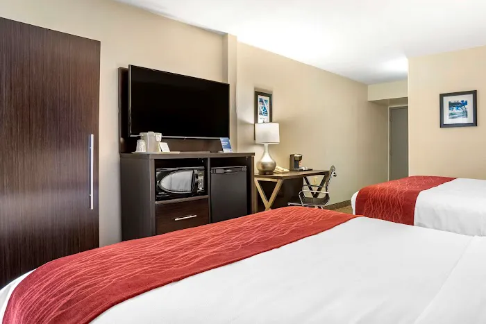 Comfort Inn 4