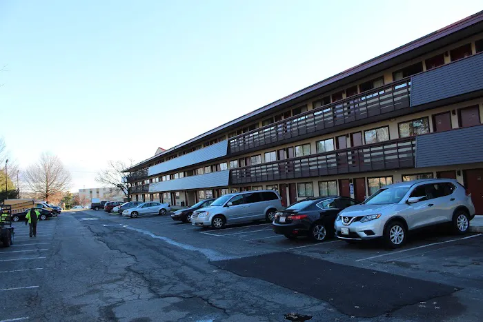 Red Roof PLUS+ Baltimore North - Timonium 4