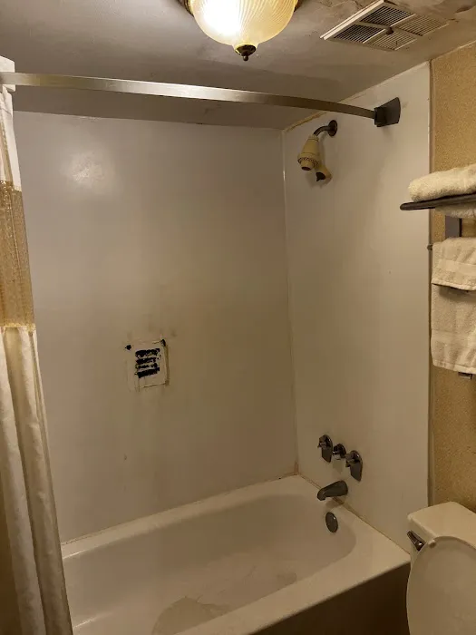 Ramada by Wyndham Baltimore West 4