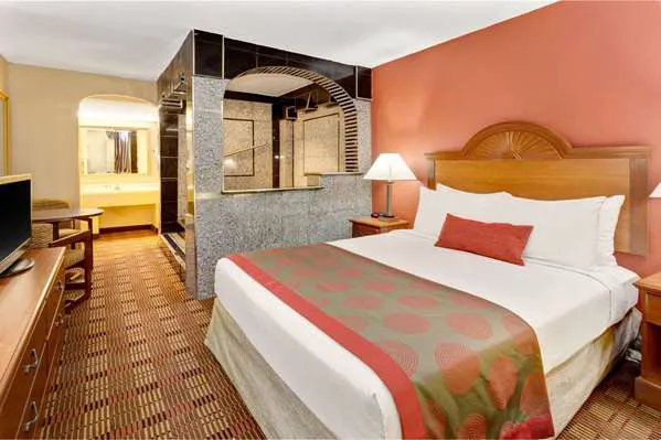 Ramada by Wyndham Baltimore West 4