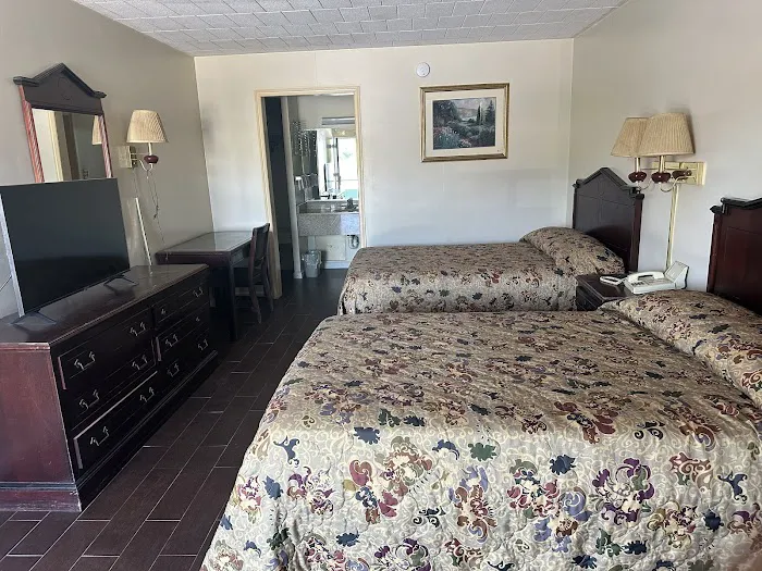 Home-Style Inn 4