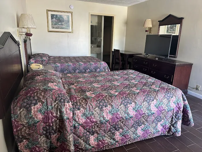 Home-Style Inn 4
