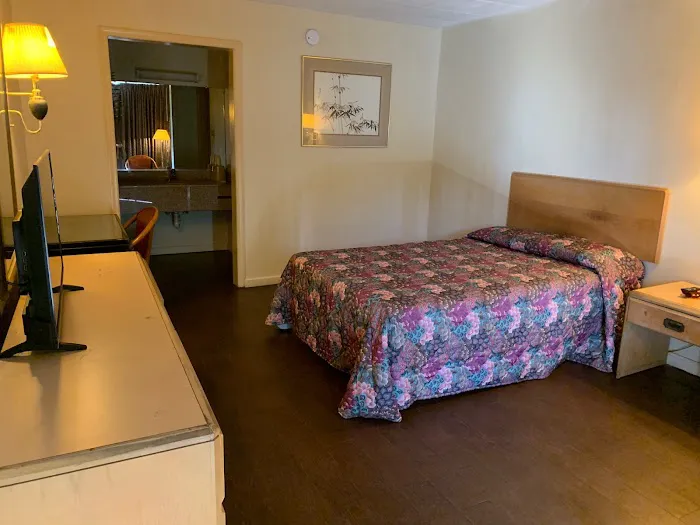 Home-Style Inn 4