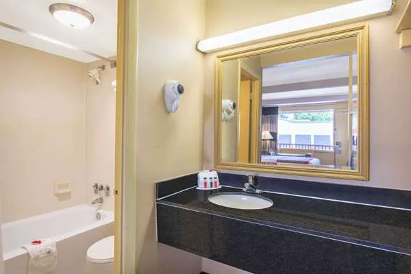 Ramada Limited Cockeysville 4