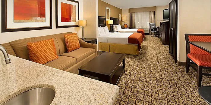 Holiday Inn Express & Suites Columbia East - Elkridge 5