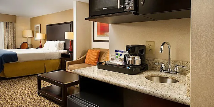 Holiday Inn Express & Suites Columbia East - Elkridge 5