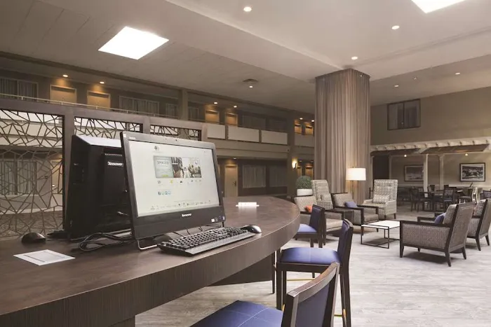 DoubleTree by Hilton Hotel Laurel 4